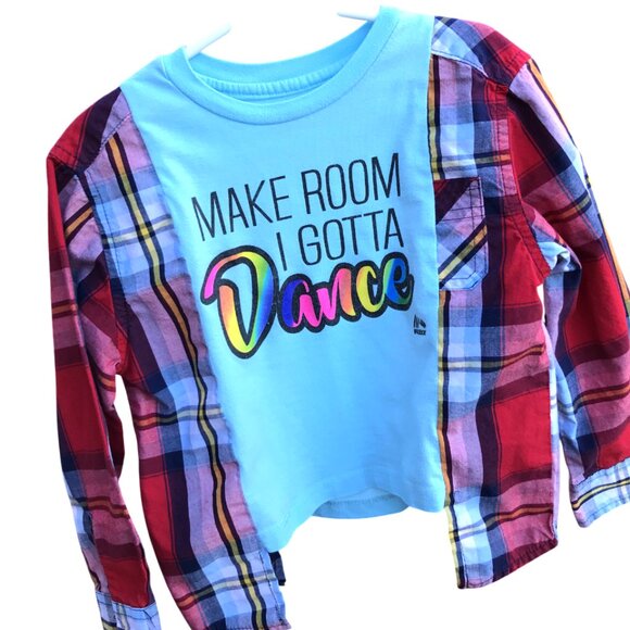 Upcycled Girl’s Cotton Plaid Tee: Oversized Dance Graphic T-Shirt, Size 6-8 - Picture 5 of 7